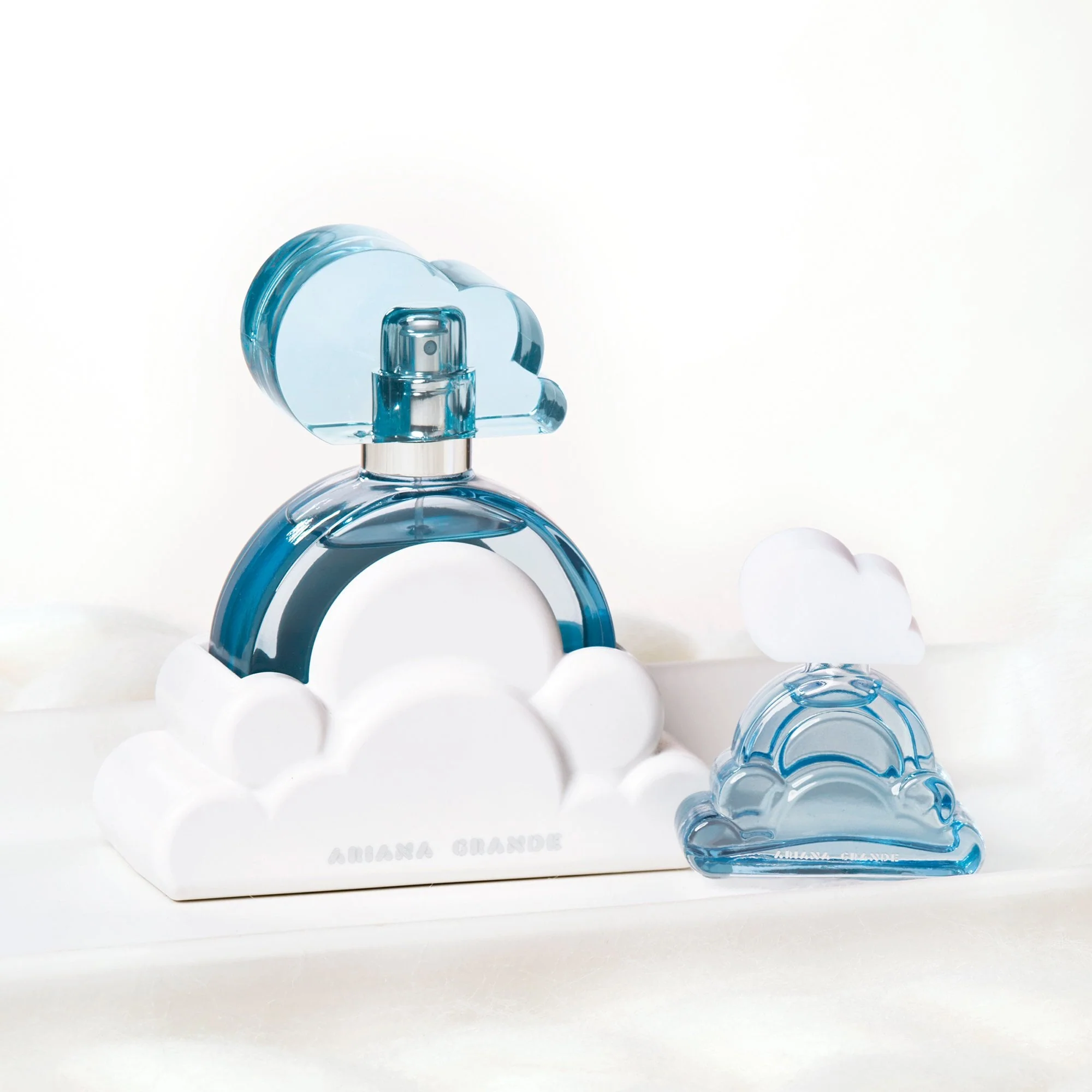 Ariana Grande Cloud Eau De Parfum 50ml & Mini Gift Set - Image 2