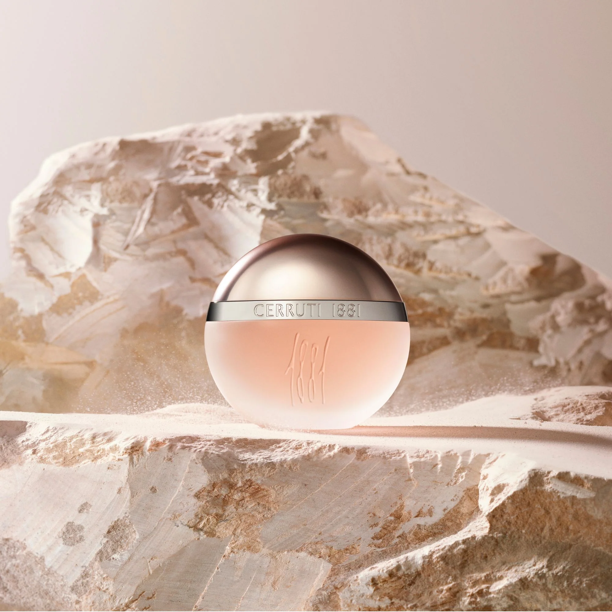 Cerruti 1881 Femme Eau de Toilette 50ml Spray - Image 4