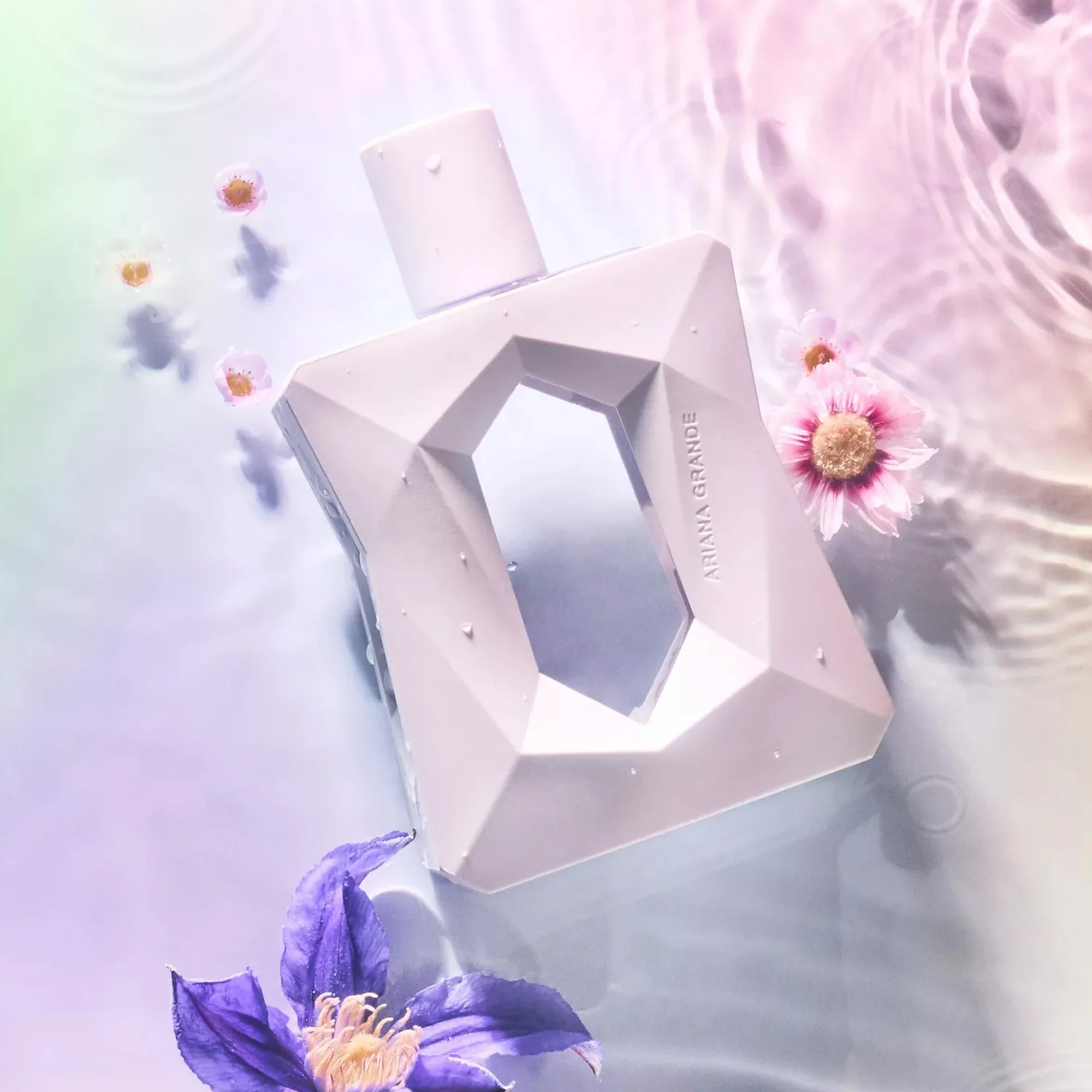Ariana Grande God Is A Woman Eau De Parfum 100ml Spray - Image 3