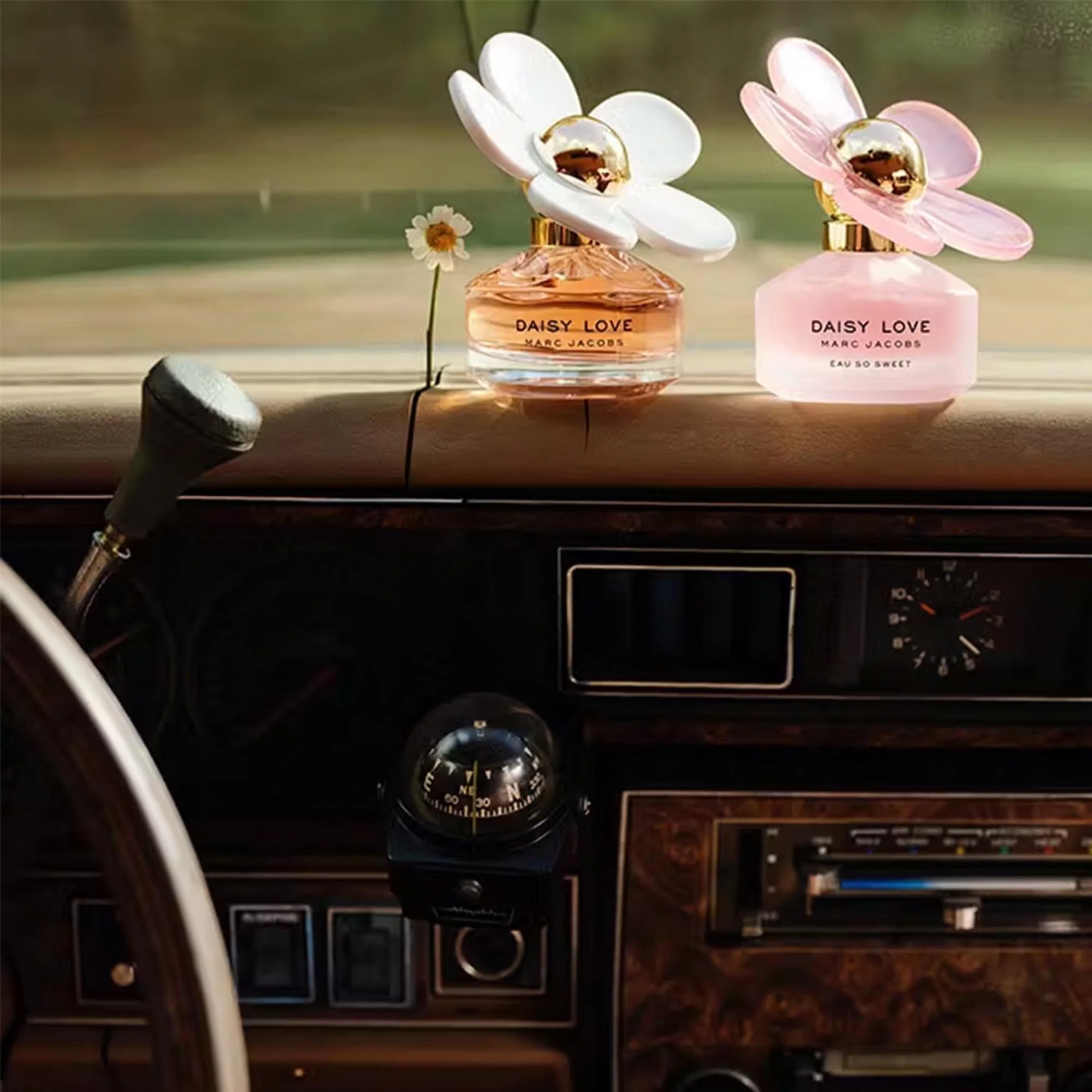 Marc Jacobs Daisy Love Eau De Toilette 50ml Spray - Image 3