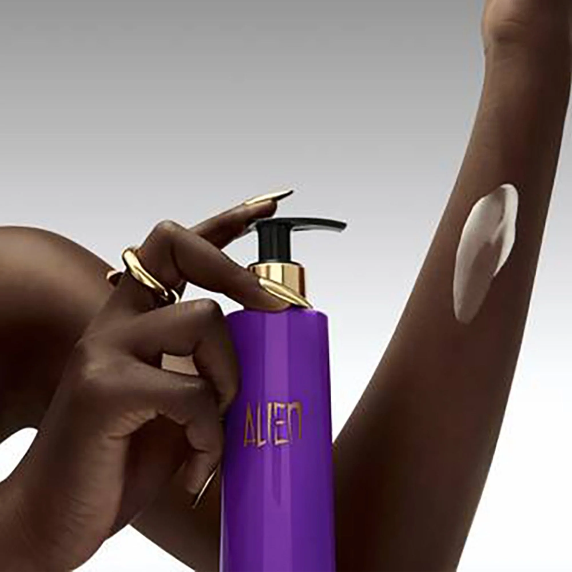 Mugler Alien Body Lotion 200ml Bottle - Image 3